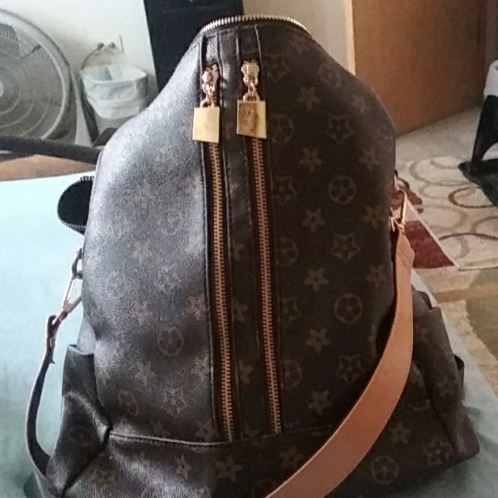 Purse (cropped pants)